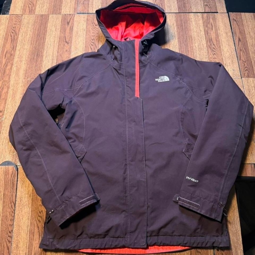 The North Face Women's Purple Hyvent Climate Wind Rain Jacket Medium